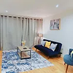 Luxury 2-Bed Apartment With Stunning Views Near The Shard & Tower Bridge