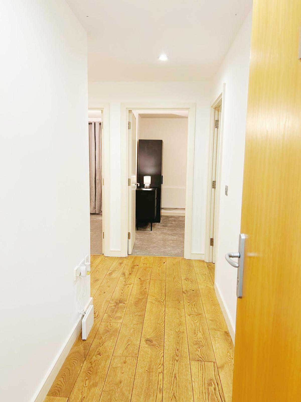 Apartament Luxury 2-bed With Stunning Views Near The Shard & Tower Bridge *